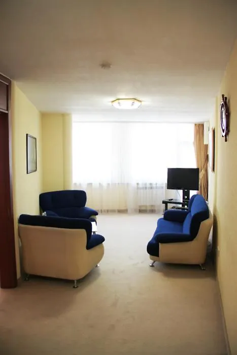 Yacht Club Bed and Breakfast Hokmeli 4*,