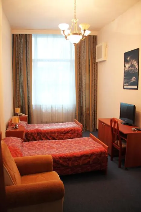 Yacht Club Bed & Breakfast Hokmeli