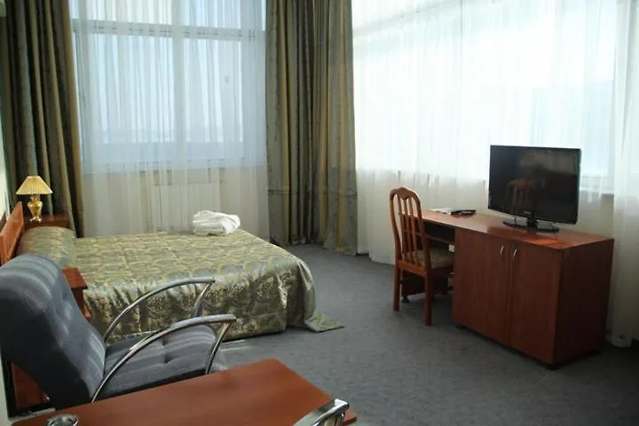 Yacht Club Bed & Breakfast Hokmeli 4*,